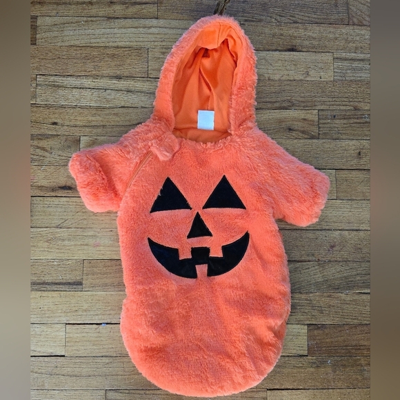 Spirit halloween Unisex Pumpkin Bunting Halloween Costume One Piece 0-6 Months - Picture 2 of 8